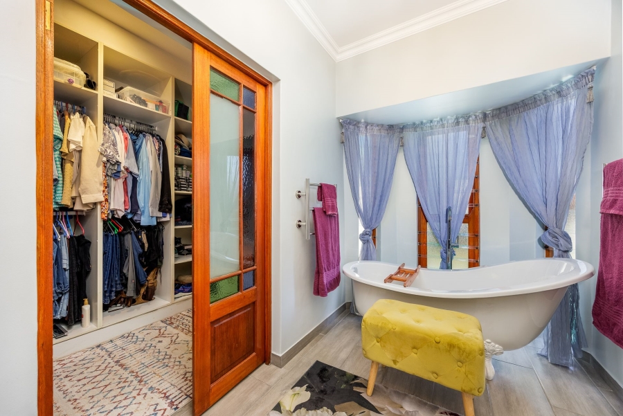 4 Bedroom Property for Sale in Bergsig Western Cape